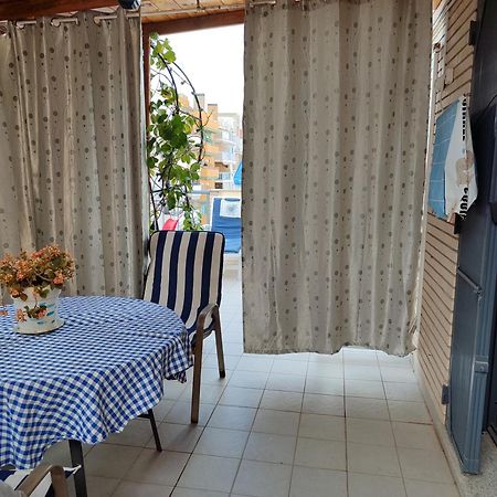 Habitación en un Ático con gran terraza al aire libre una noche 75 mas noches a 65e Burriana Esterno foto