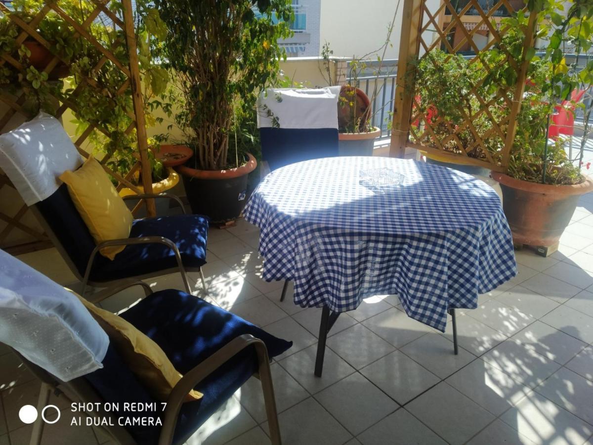 Habitación en un Ático con gran terraza al aire libre una noche 75 mas noches a 65e Burriana Esterno foto