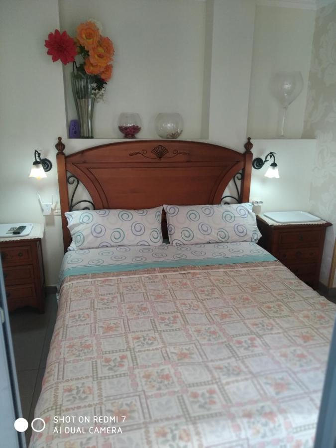 Habitación en un Ático con gran terraza al aire libre una noche 75 mas noches a 65e Burriana Esterno foto