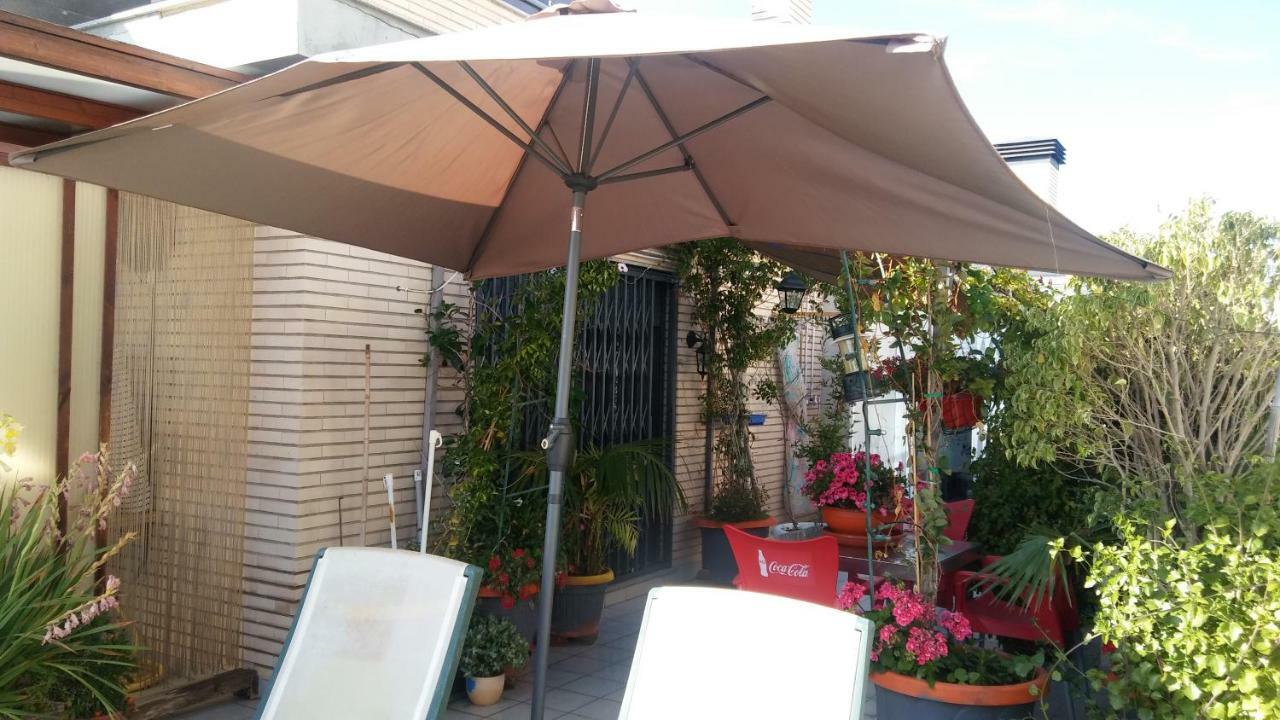Habitación en un Ático con gran terraza al aire libre una noche 75 mas noches a 65e Burriana Esterno foto