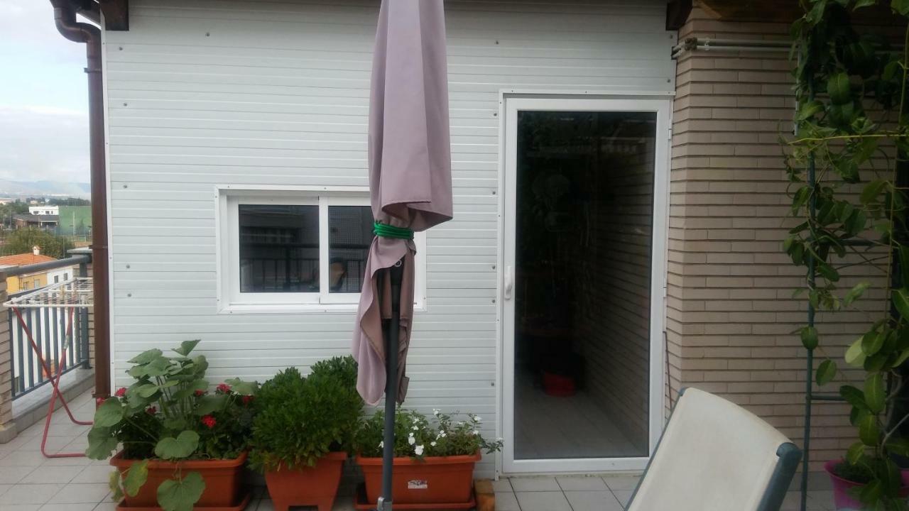Habitación en un Ático con gran terraza al aire libre una noche 75 mas noches a 65e Burriana Esterno foto
