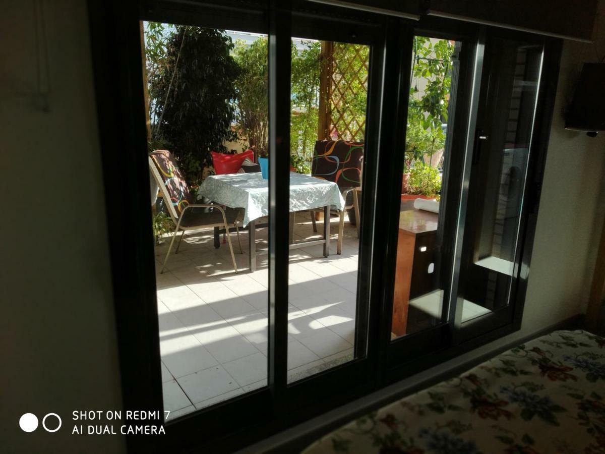 Habitación en un Ático con gran terraza al aire libre una noche 75 mas noches a 65e Burriana Esterno foto